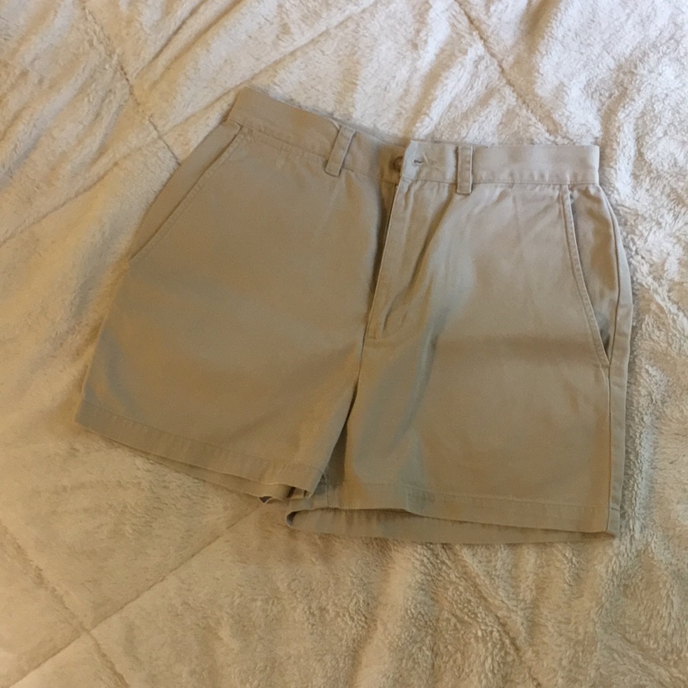 Kaki shorts